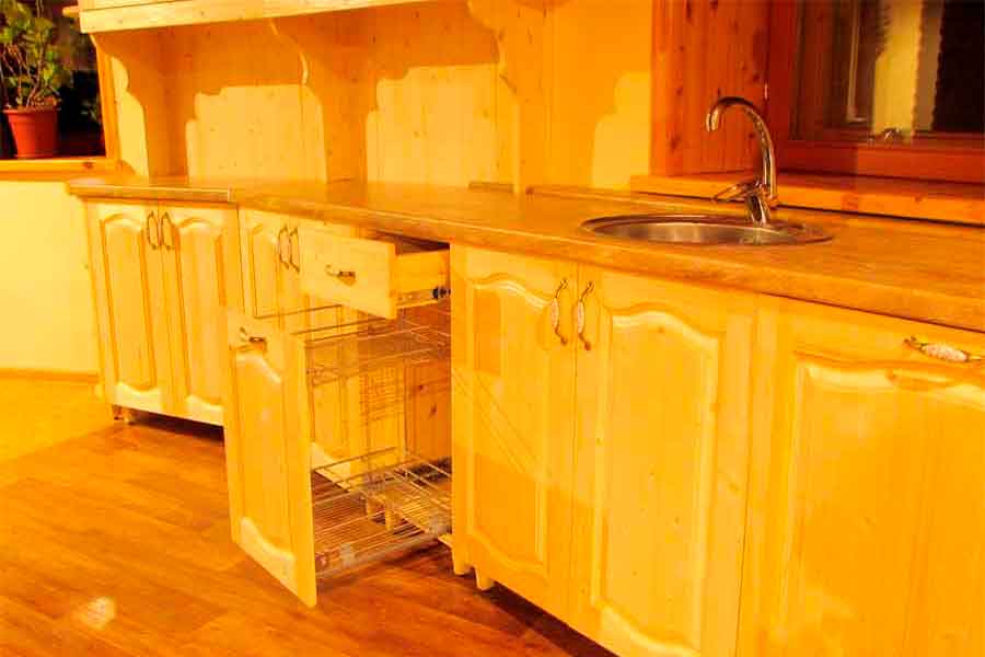 Дизайн и отделка деревянной мебели для кухни: советы профессионалов